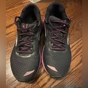 Brooks GTS XX Black/Pink Tennis Shoes size 6.5